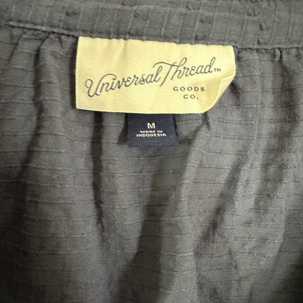 Universal Thread - Picture 3 of 3